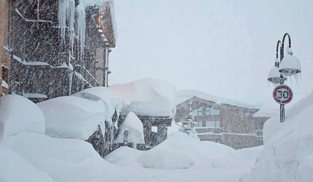 A picture of the town Tignes (France) after the storm. / Tignes,