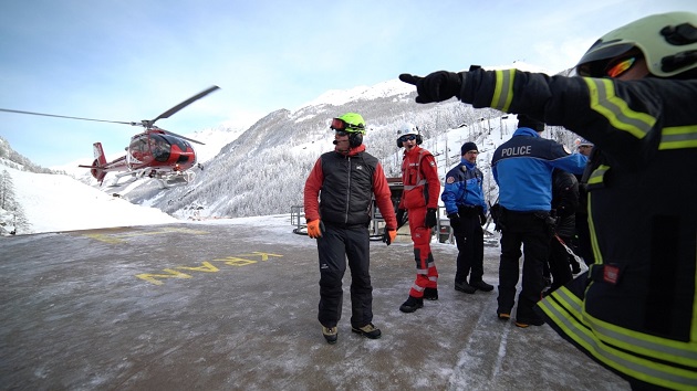 Helicopters evacuated families from Cervinia. / M. Cervin Palace