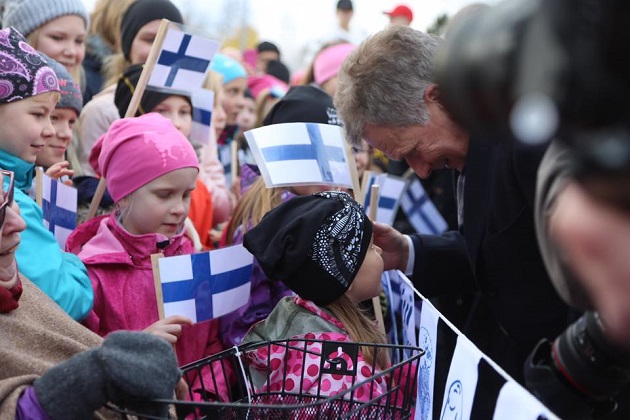 Sauli Niinisto greets people during the celebrations of the 100th anniversary of Finland. / Facebook S. Niinisto,