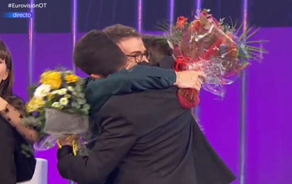 Composer Raul hugs Alfred and Amaia as they are announced as winners. / RTVE
