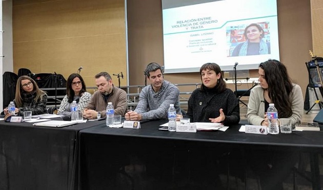 Round table talk with police, legal experts, Christian movements and a political representative. / Red contra la trata Valencia,valencia, trata