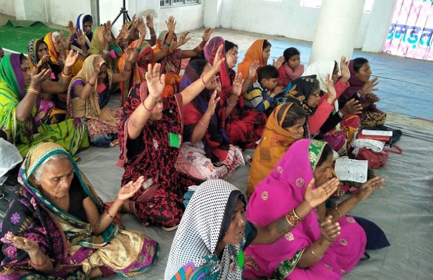 Prayer service of a native ministry whose workers were attacked by Hindu extremists in Bihar state, India. / GEMS,