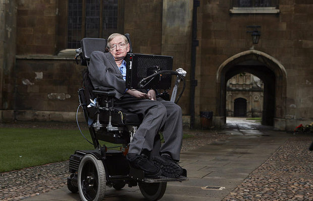 Hawking in Cambridge. / Lwp Kommunikáció, Flickr (CC BY 2.0),