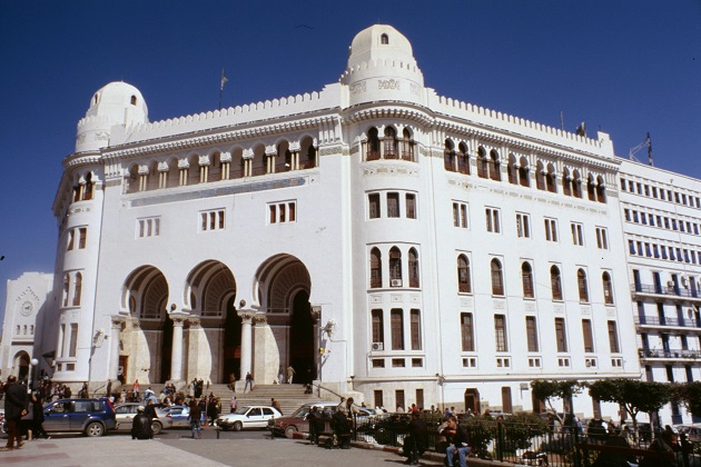 A Post office in Algiers, Algeria. / P. Gruban (Wikimedia Commons, CC),