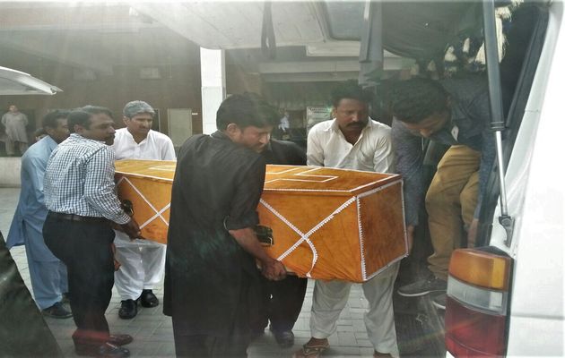 Bodies of slain Christians arrive home after arrival from Quetta. / Morning Star News,