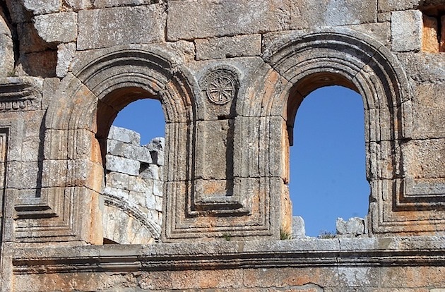 Ruins of a Christian church in Syria. / ,
