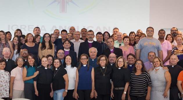 Members of Diocese of Recife the group that formed the new conservative Anglican denomination Anglican Church Brazil, in a group photo, 2016. / Blog Miguel Uchoa,