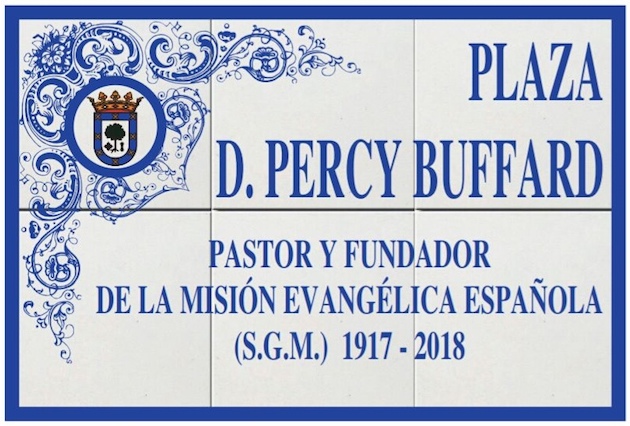 The square is named after the British missionary Percy Buffard.,