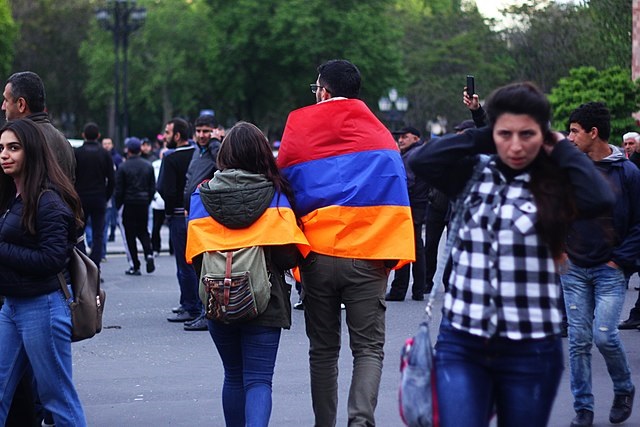 Thousands of young people took the streets to demand a radical change in Armenia. / Wikimedia Commons, CC,