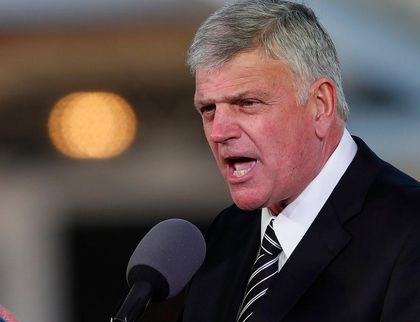 Franklin Graham preached the Gospel at his father's funeral, drawing attention to the biblical concept of love. / Youtube