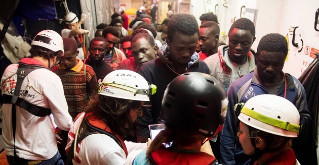 Some of the people on board of the Aquarius ship, last weekend. / Oscar Corral, El País,