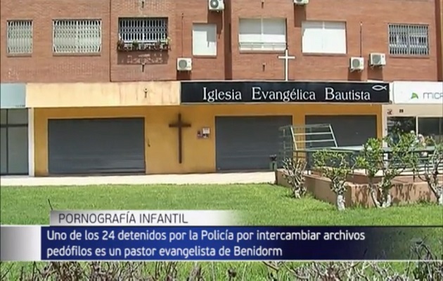 Images of the Telecinco news report that falsely linked a child pornography case with an evangelical church in Benidorm. / Screenshot Telecinco News show,