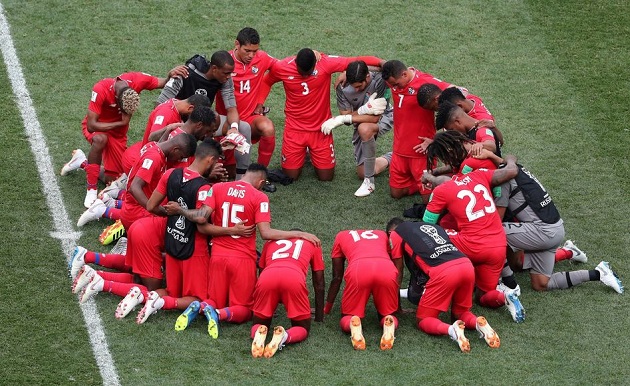 Panama players pray together after the World Cup game against England, on 24 June 2018. / Reuters,