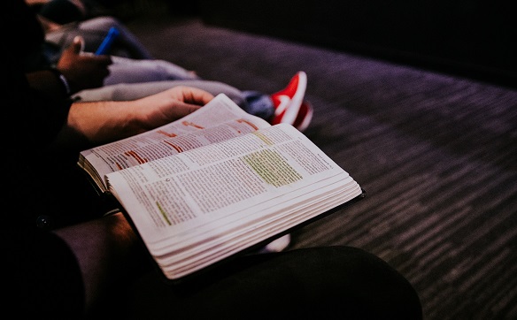 The Lausanne Movement says holistic discipleship, church planting and bold Bible proclamation are keye elements in mission to nominal Christians. / Photo: H. Bussing (CC0),