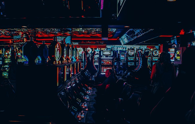 Virtual gaming companiesin Spain have practically tripled their investments in the last five years. / John Schnobrich, Unsplash CC,