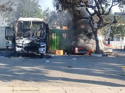 Burned cars in Harare. / Zimbabwe Today Facebook