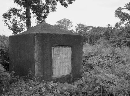 A plaque on this memorial at Tikonko, in Bo District says: ‘In Memoriam—Timothy Campbell, Theo Roberts & Rev. J.C. Johnson, 1898’. Missionary victims of the ‘Hut Tax War’. Photo: Paul Basu.