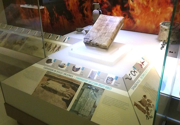 Succession Treaty of Esarhaddon. Antioch Archaeology Museum. / Marc Madrigal,