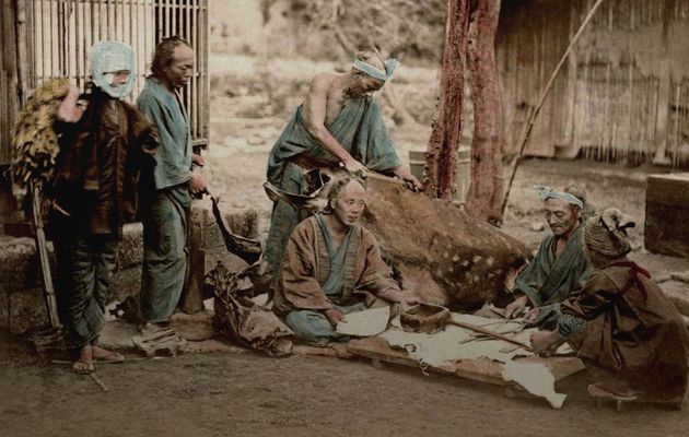 The Non-Human Outcasts of Old Japan‘ Source: Okinawa Soba (Rob) (CC BY-NC-ND 2.0).,