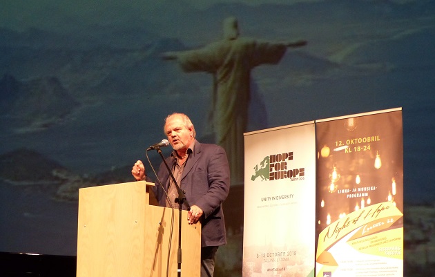 Steve Hollinghurst speaking at Hope for Europe, in Tallinn. / EEA, C. Grötzinger,