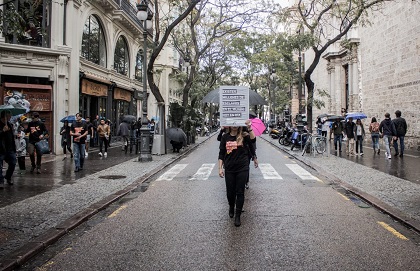 Walking through the centre of Valencia. / R. Paramio, thesecretkey.es