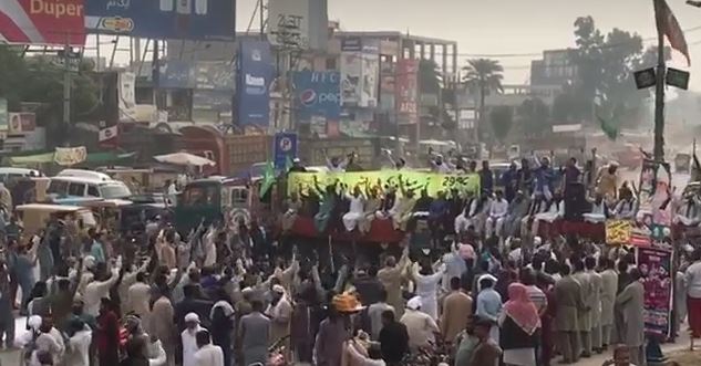 One of the protests in Pakistani cities after the acquittal of Asia Bibi. / Facebook video caption,