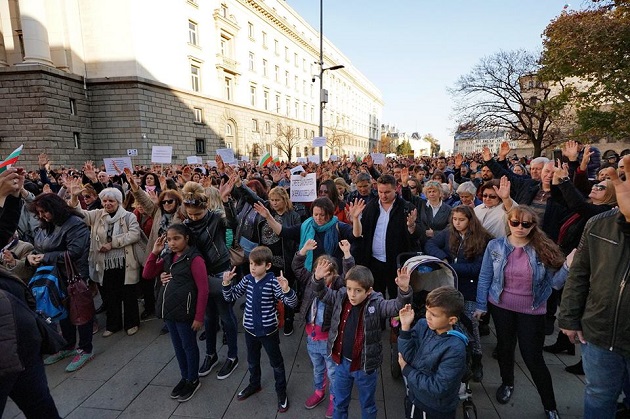 Thousands of evangelical Christians protested across Bulgaria against the draft law on religion, on Novemeber 11. / Photo: Valeri Munelski,