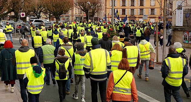 The yellow vest movements have organised protests across France. / Photo: Thomas Bresson (Wikimedia, CC),