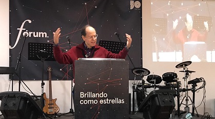 Pablo Martínez spoke in one of the Bible expositions. / Protestante Digital