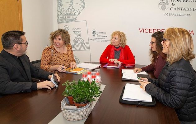 Meeting of the directors of the evangelical organisation Nueva Vida and the Vice-President of the Region of Cantabria. / Gobierno de Cantabria.,