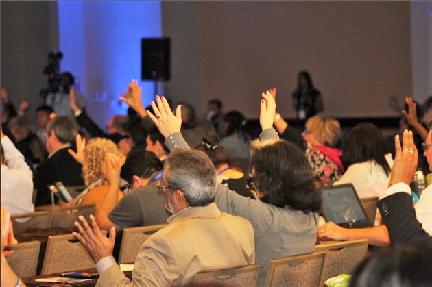 Evangelical politicians and church leaders prayed for Venezuela at the Ibero-American Congress of Family and Life. / Tiwtter @Congresoiberoa,