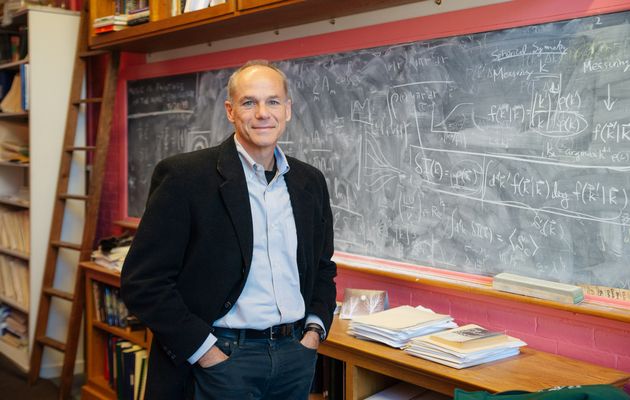 Marcelo Gleiser, 2019 Templeton Prize Laureate. / Dartmouth College-Eli Burakian.,