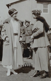Edith Norton (left) meets Belgian Queen Elisabeth during World War I. / Photo: BEM archives