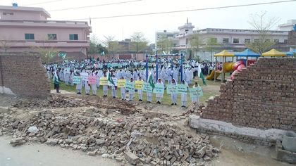 The WASA, without notice, reached the school with heavy police and bulldozed the wall. / Iftikhar Indryas.