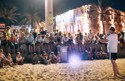 There are 2 night sessions in the beach everyday. / Reach Mallorca