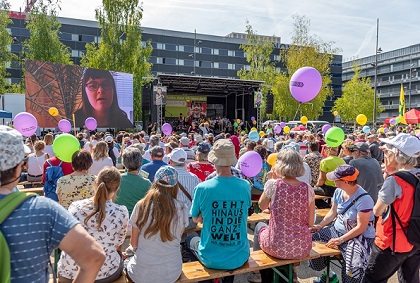 Testimonies, music and speeches were heard at the end of the march. /Marsch Fürs Läbä