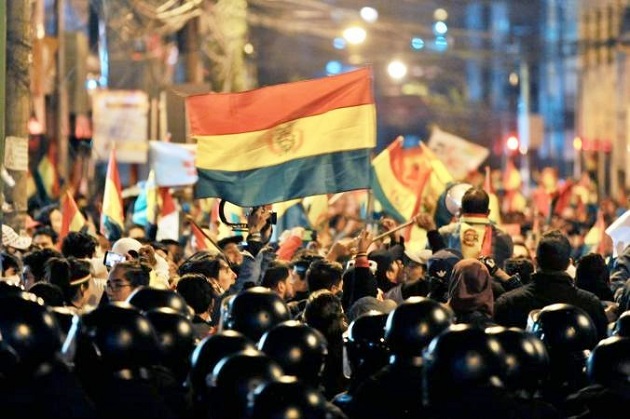 Protests in Bolivia against Evo Morales after the controversial outcome of the national election, October 2019. / El Universo,