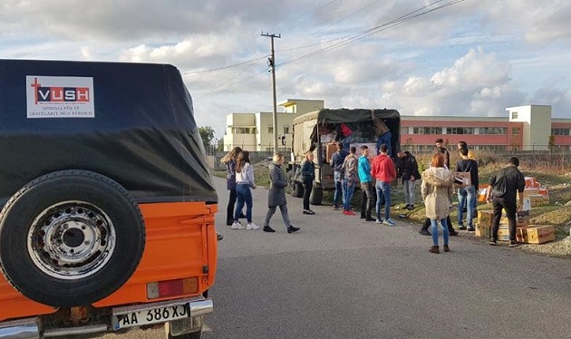 The Albanian Evangelical Alliance and local Christians worked to distribute aid. / Photo via Vush,