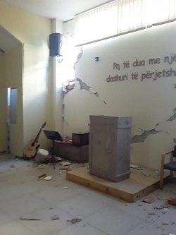 A evangelical church affected by the earthquake. / Photo via Vush
