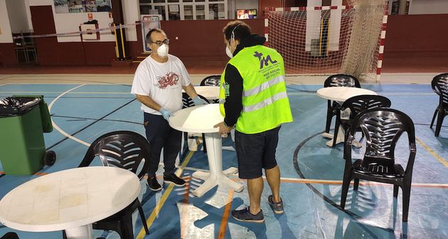 Volunteers of the church Modern Christian Mission in Fuerteventura preparing the facilities. / MCM.,