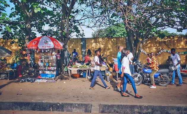 A street in Kinshasa, Democratic Republic of Congo. / Wallpaper Flare (CC0),