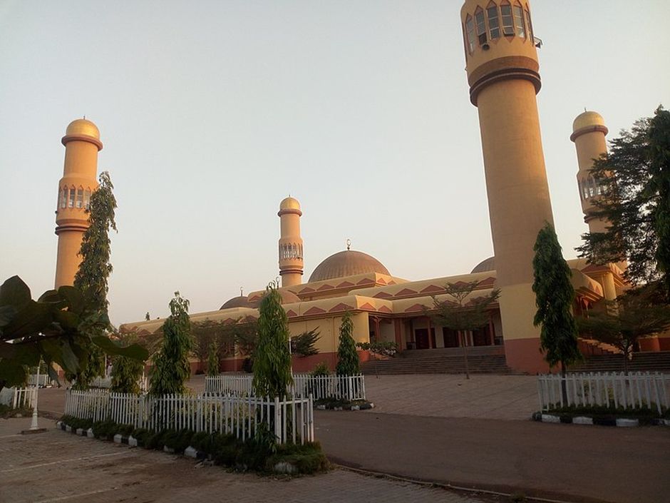 Sultan bello mosque, the central place of worship for Muslims in kaduna state. /  <a target="_blank" href="https://commons.wikimedia.org/wiki/File:Sultan_bello_mosque_03.jpg"> Wikimedia Commons</a>.,