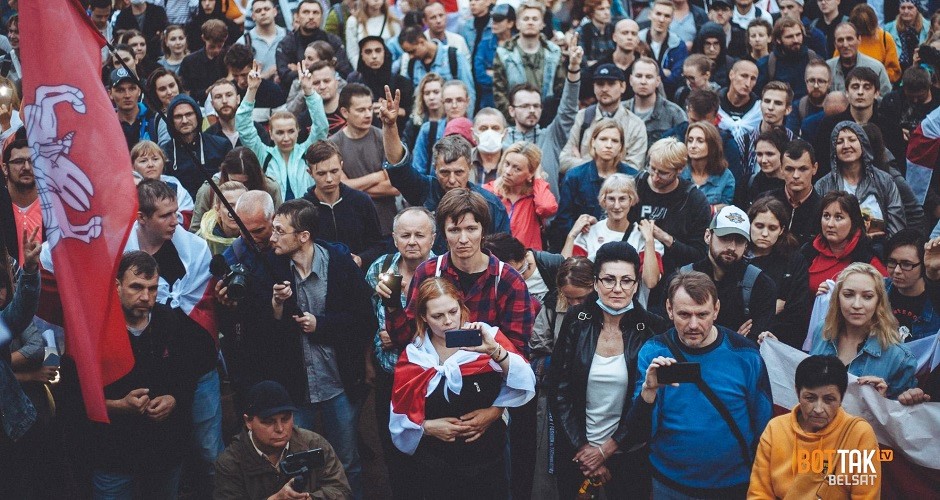 A peaceful protests againt the government in Minsk, Belarus, on 19 August. / Photo: <a target="_blank" href="https://belsat.eu/en/">Belsat TV</a>,