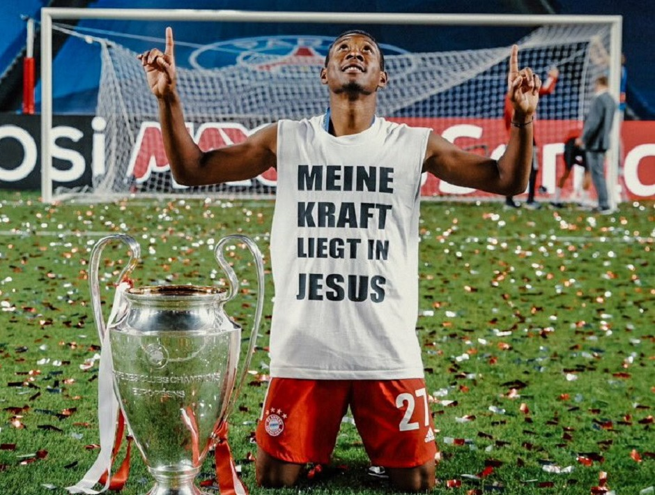 David Alaba celebrates the Champions League title wearing a shirt with the message: My strength lies in Jesus, 23 August 2020, Lisbon. / <a target="_blank" href="https://twitter.com/David_Alaba">Twitter David Alaba</a>,