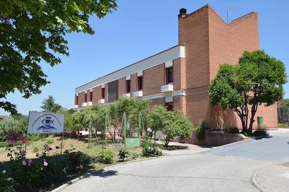 Faculty of Theology of the Evangelical Baptist Union of Spain (UEBE). / <a target="_blank" href="https://es-es.facebook.com/Facultad-Protestante-de-Teolog%C3%ADa-UEBE-157672717618119/">Facebook UEBE Faculty of Theology</a>.,