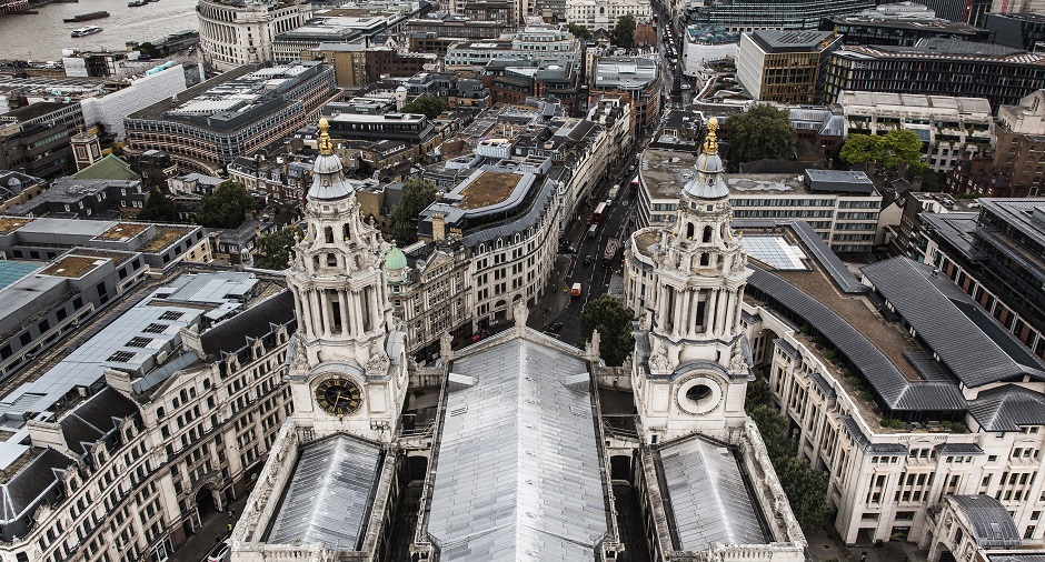 Aerial view of St. Paul's cathedral in London. / <a target="_blank" href="https://unsplash.com/@thkelley">thomas Kelley</a>,