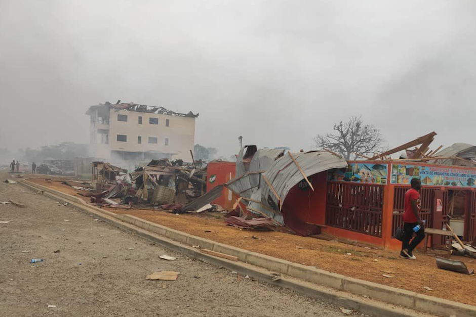 Many buildings in the city of Bata were affected by the explosion. / Photo: <a target="_blank" href="https://uebe.org/">UEBE</a>,