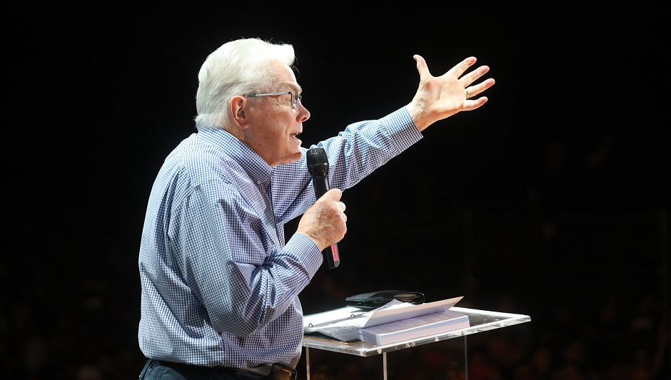 Evangelist Luis Palau, preaching at his last evangelistic festival, in Madrid, 2019. / <a target="_blank" href="https://www.luispalau.org/press">Luis Palau Association</a>,