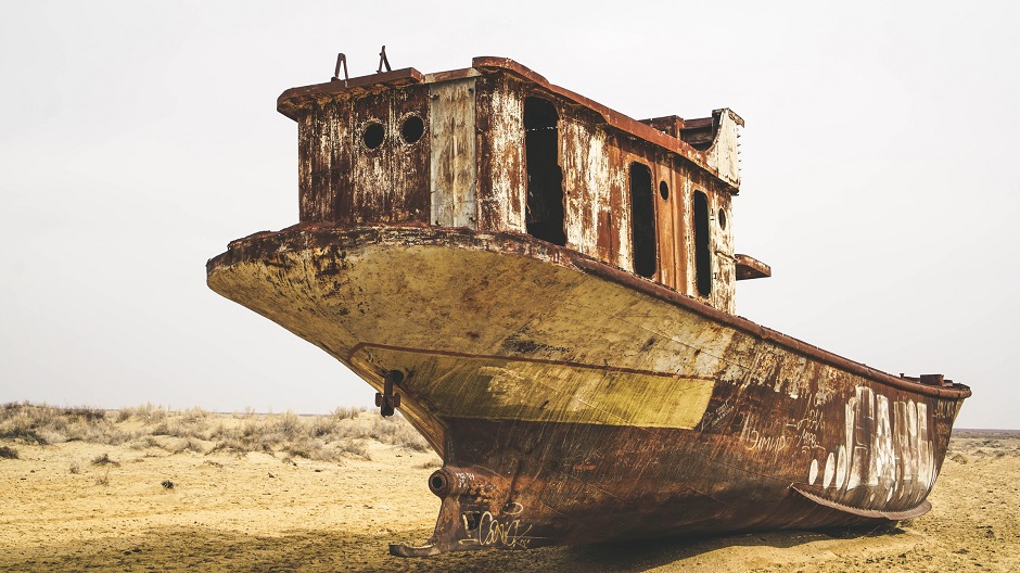 Life in the area of the Aral Sea – or what remains of it – is dire. But thankfully Jesus Christ offers us ‘living water’ (John 4:10). / Photo: <a target="_blank" href="https://unsplash.com/@aseevart">A. Asset</a>, Unsplash, CC0,