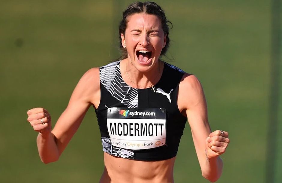 Le sauteur en hauteur australien Nicola McDermott, juste après avoir battu le record.  / Facebook Nicola McDermott.,